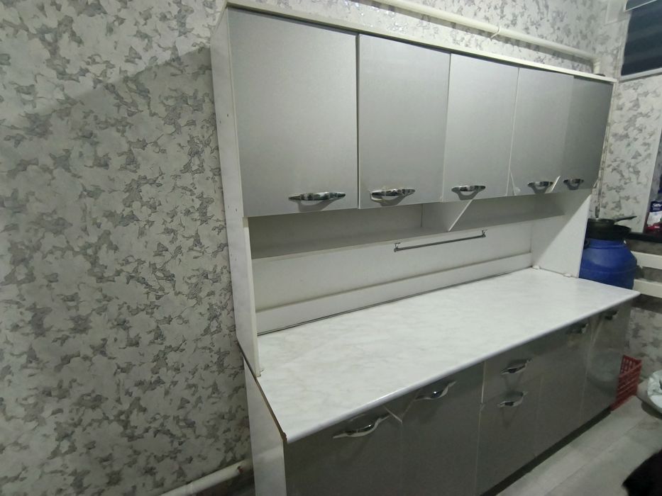 Кухонный стенка сатылады