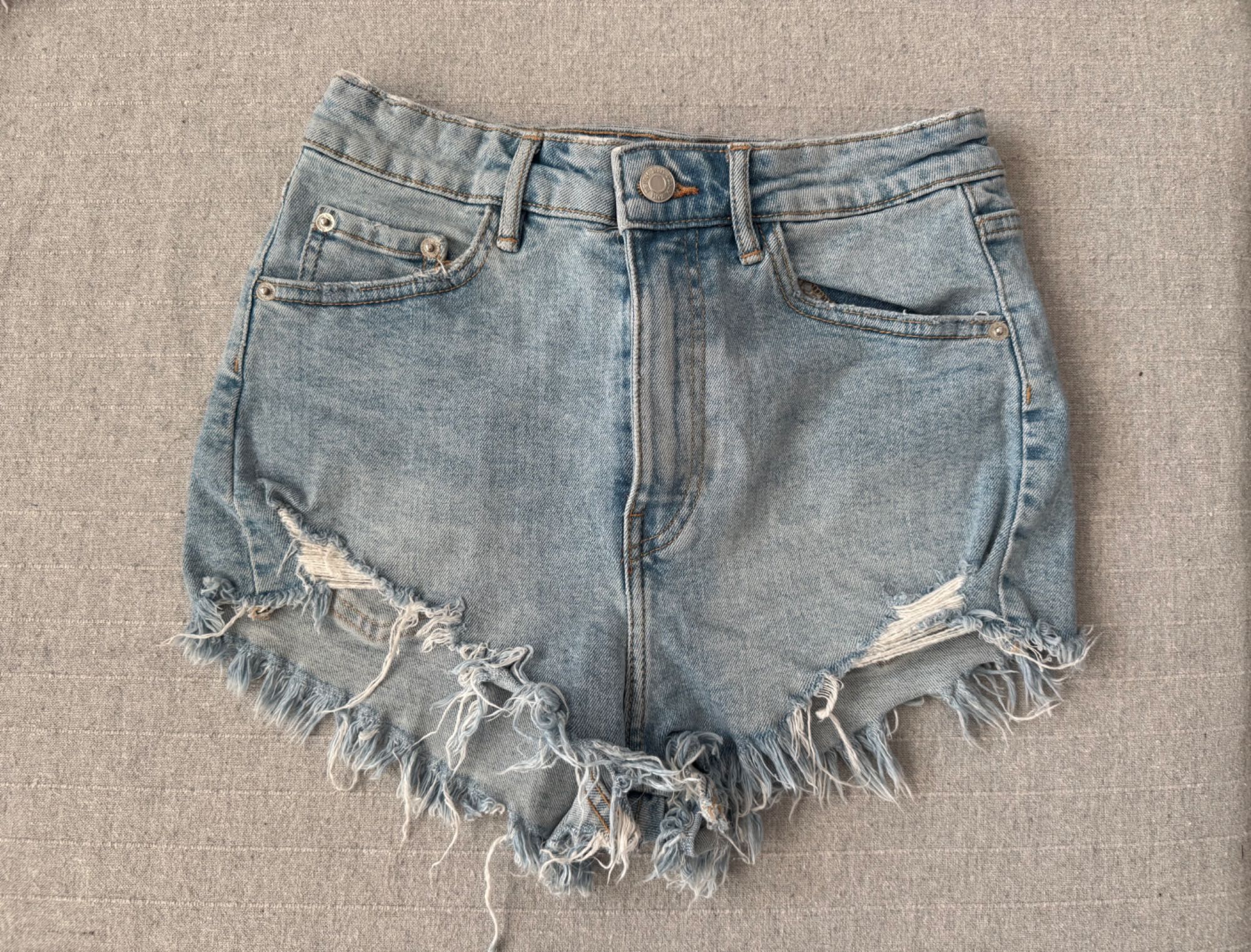 Различни модели къси панталони Zara, H&M, Pull&Bear