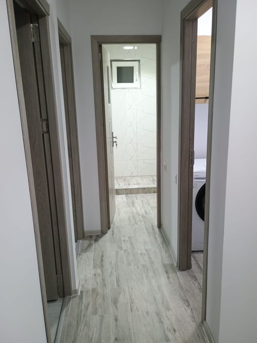 Închiriez apartament cu 3 camere