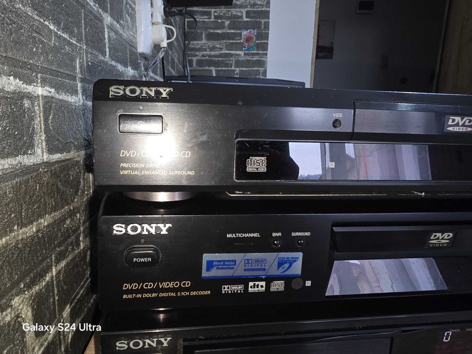 Bluray Disc Player 3D Samsung F5500 DVD Sony