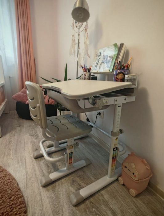 Vând birou copii grădiniță, clasa 1, clasa a2a
