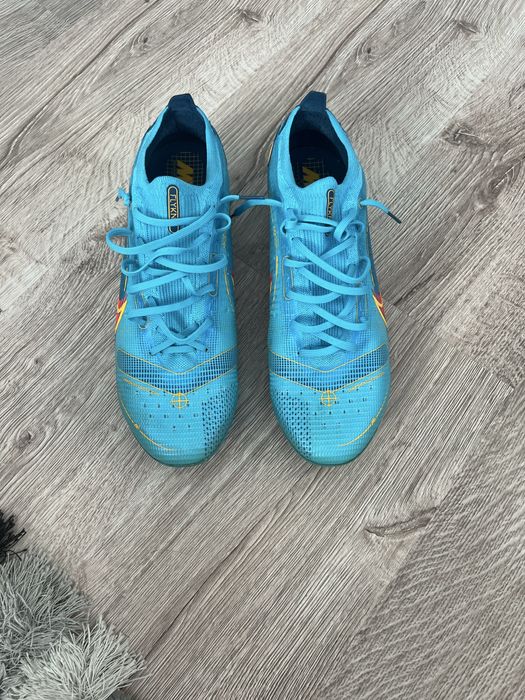 Vand ghete nike vapor 14