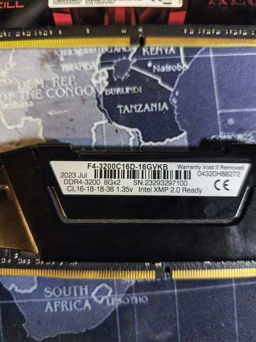 Оперативная память DDR4 3200 3 модуля по 8гб