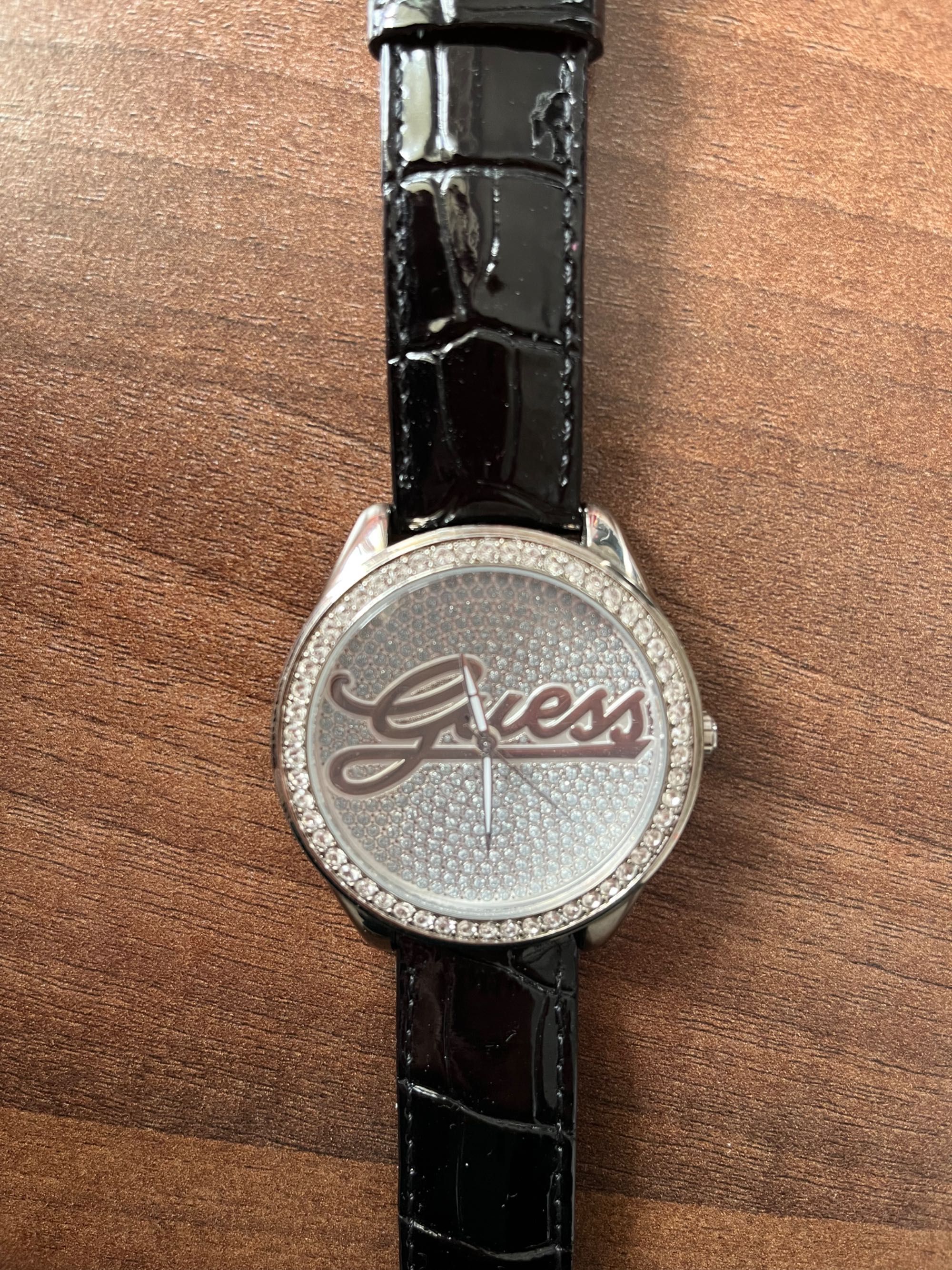 Ceas dama GUESS cu cristale Swarovski