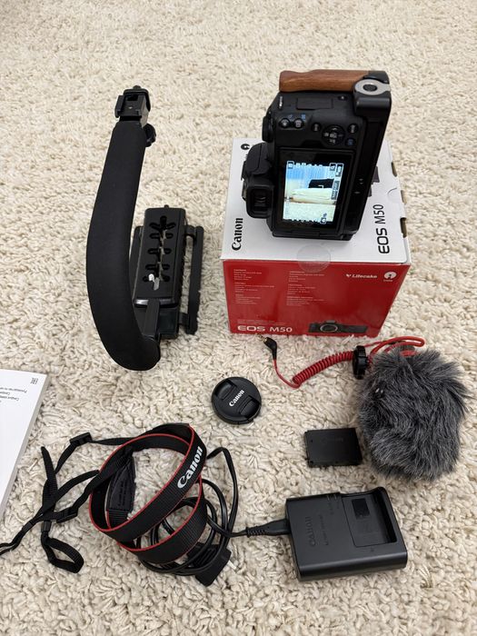 Pachet complet foto video Canon M50 , obiectiv, cage , microfon NOU