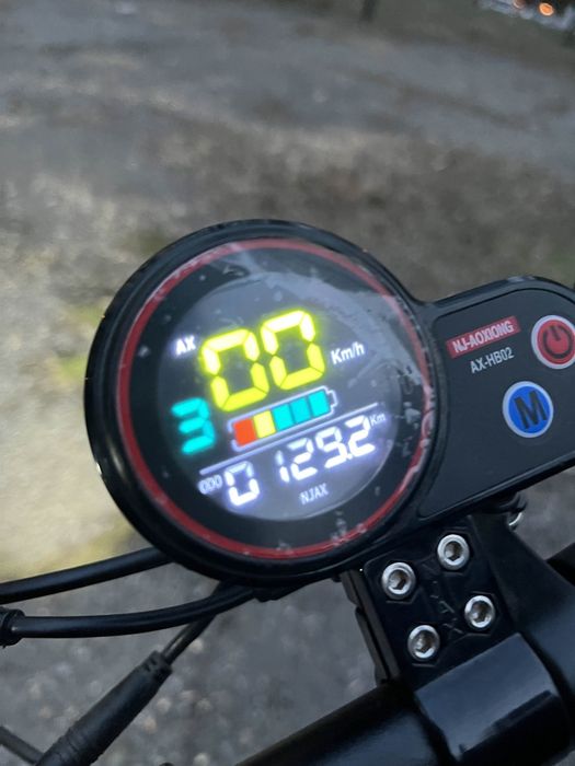 Електрическа тротинетка със седалка