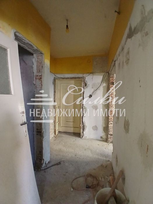 Етаж от ТУХЛЕНА къща на плоча с ГАРАЖ – кв. Добруджански.