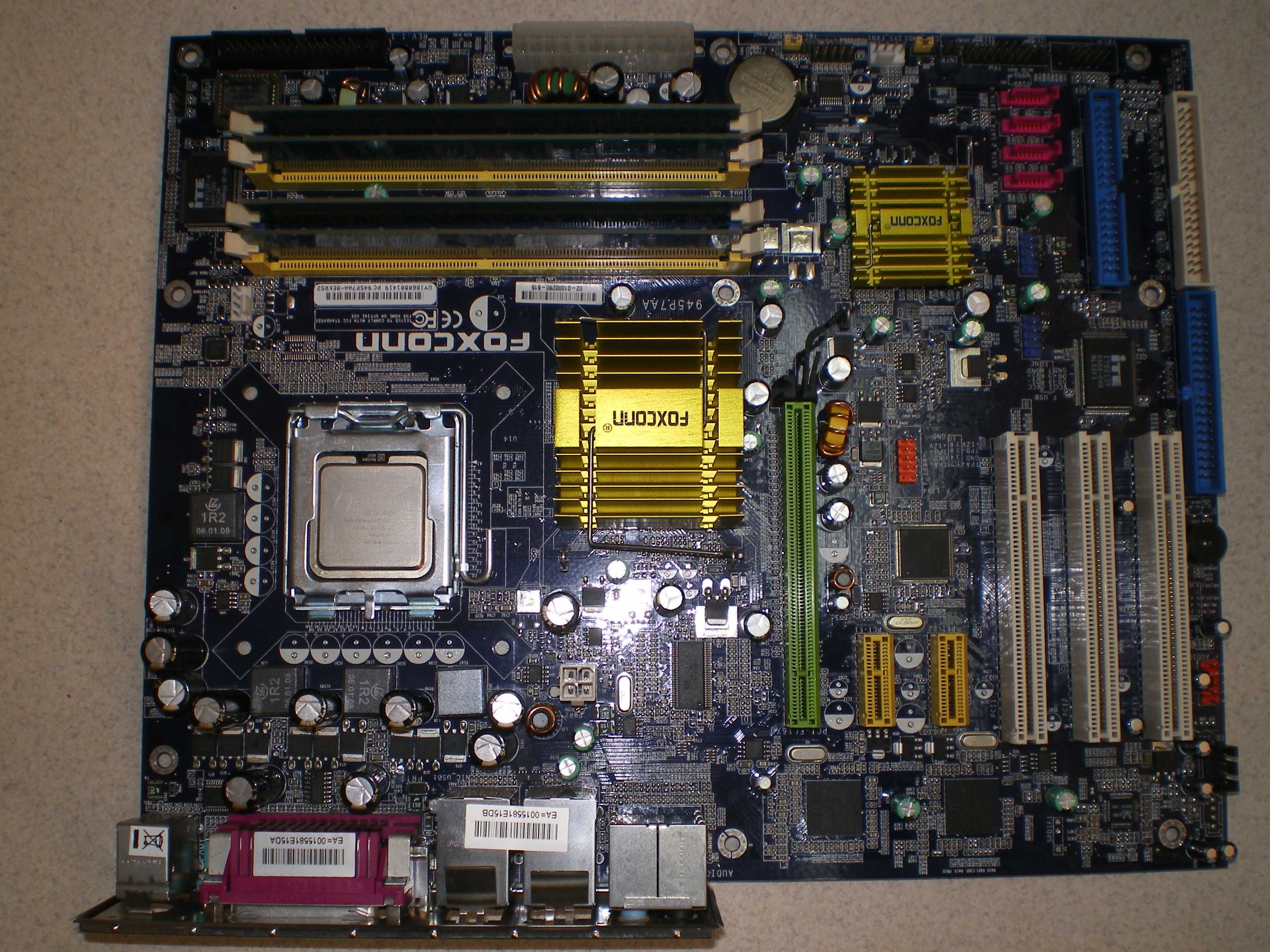 Комплект Foxconn 945P7AA-8EKRS2