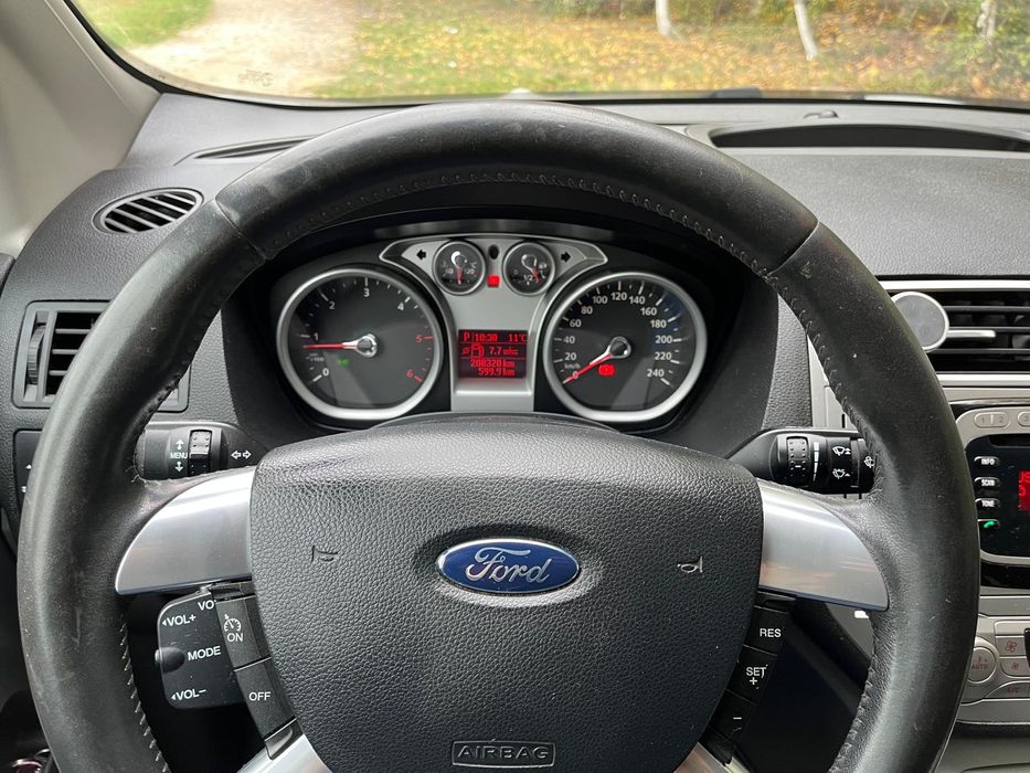 Vând Ford kuga Titanium 4x4 automat  Euro5 163cp