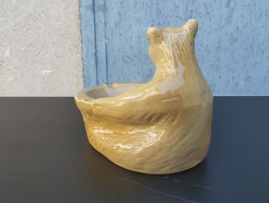 Винтидж порцеланова мечка пепелник