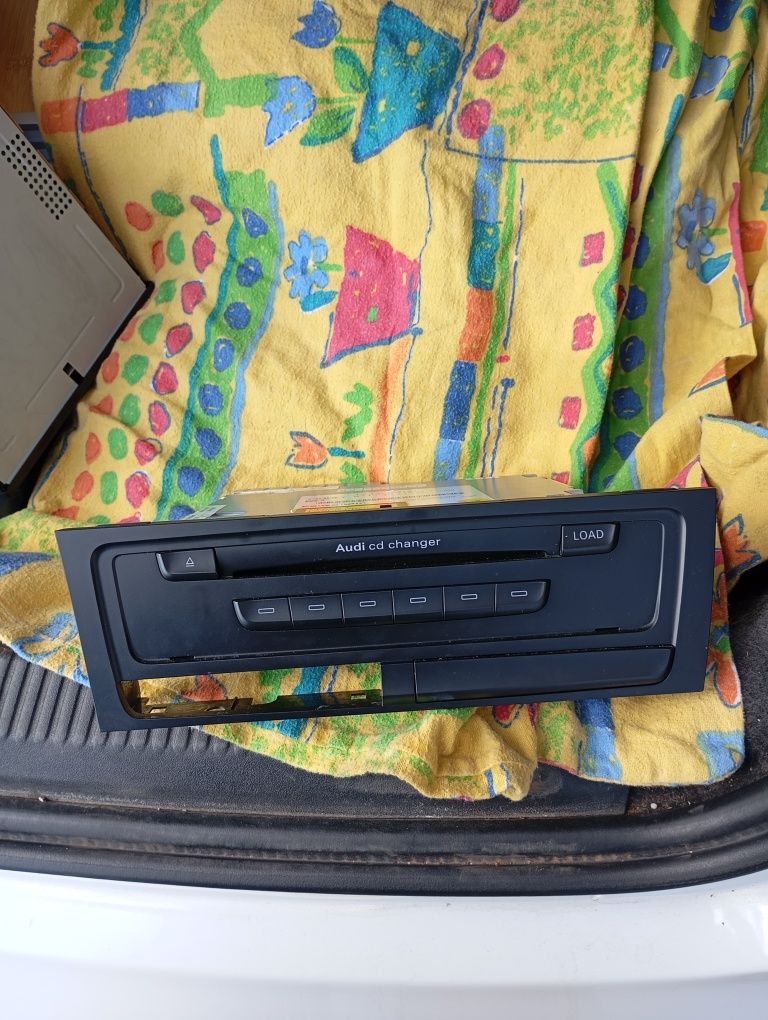 Audi A4 B8 Media / Radio / consola /amplificator audio/navigatie