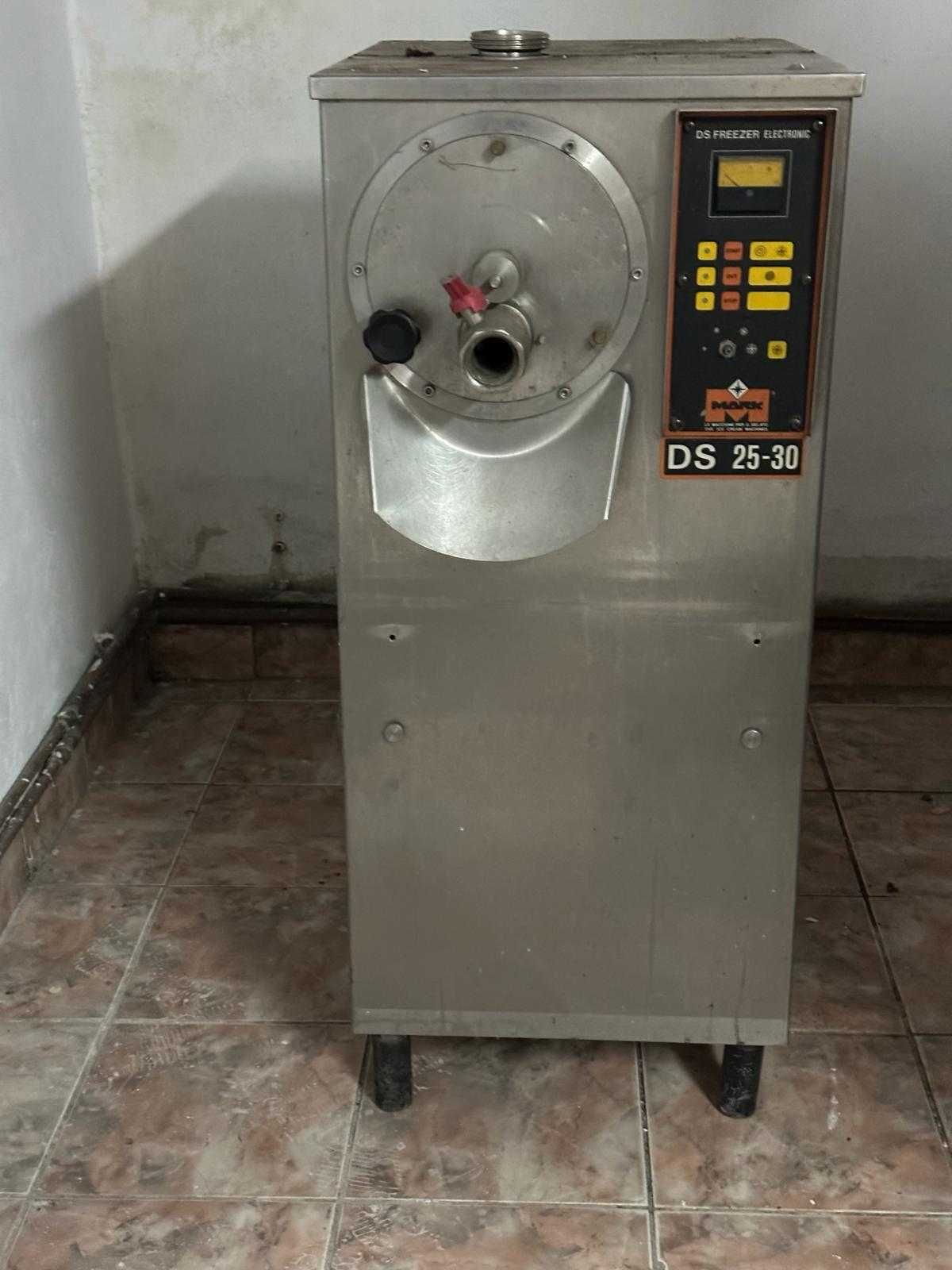VAND URGENT Masina de înghețata pentru gelaterie