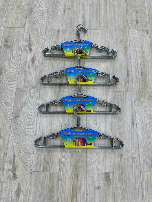 Вешалка плечики антискользящим покрытием