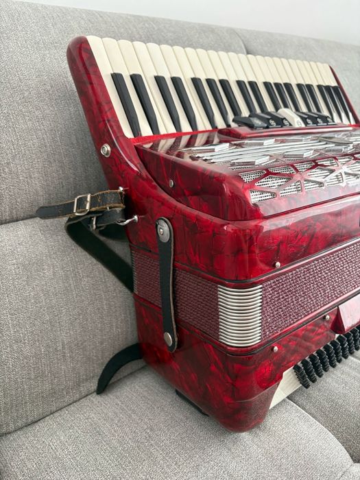 Acordeon italian Estrella cu 120 de basi