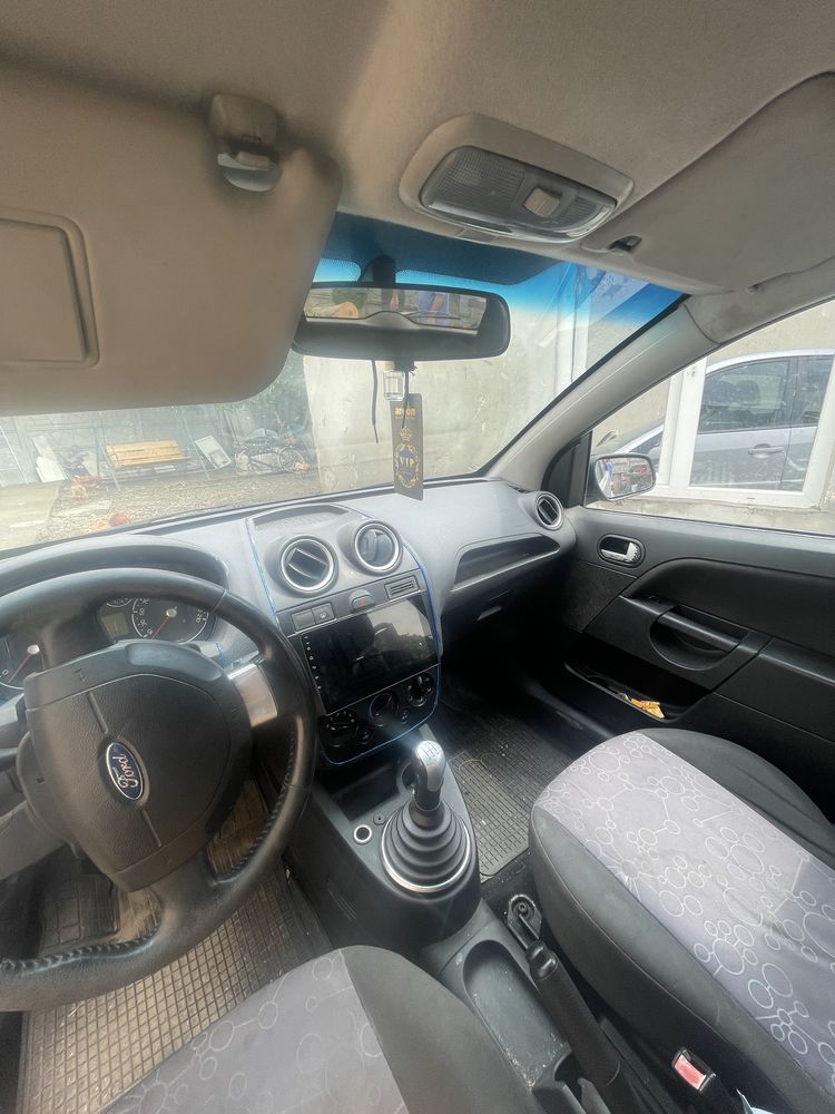Ford fiesta 2008 motor sticat