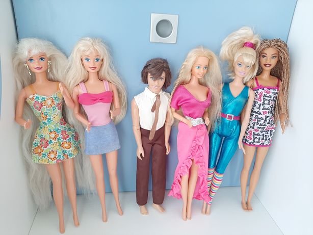 Papusele Barbie cu mici defecte