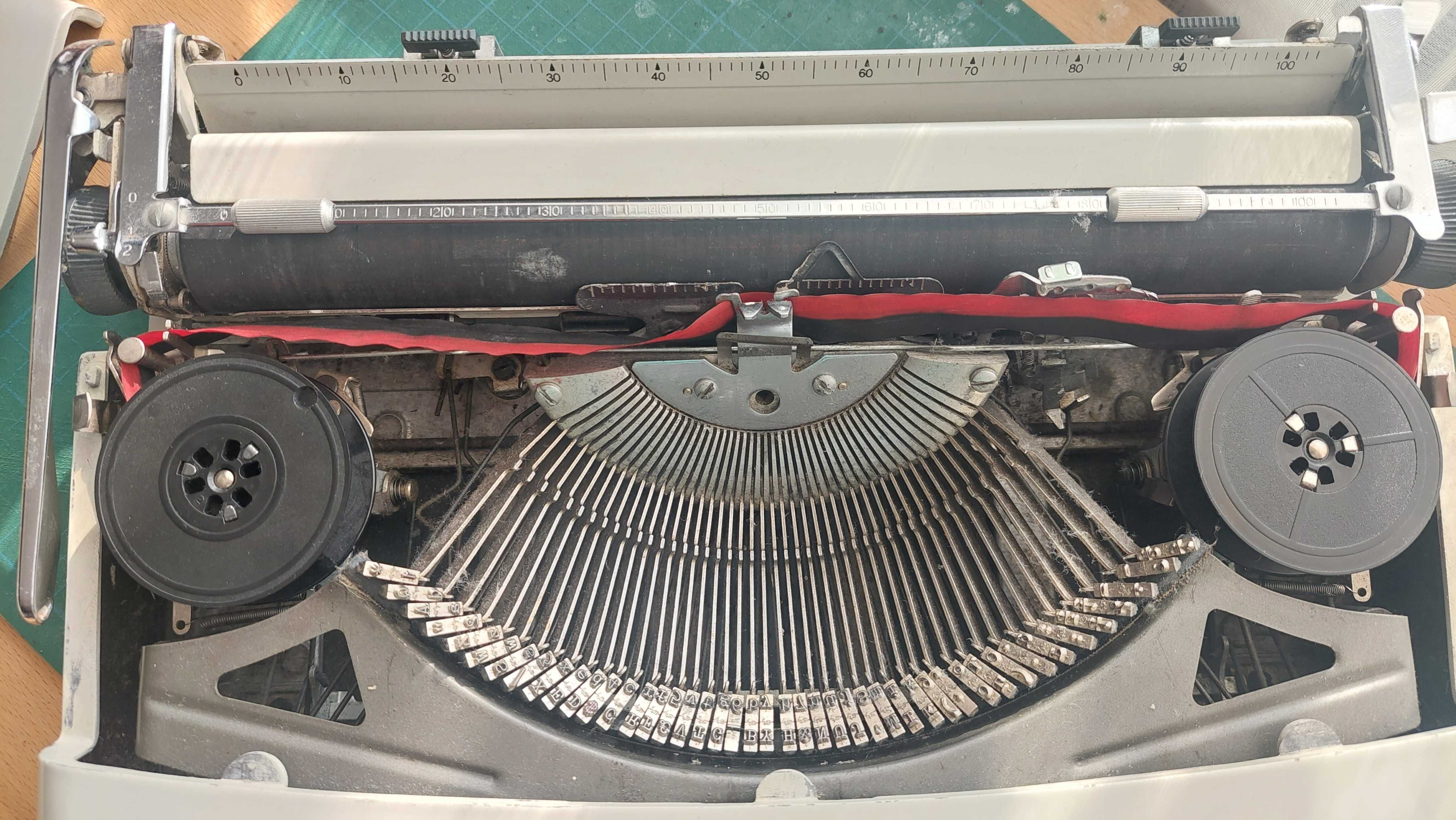 Mașină de scris Underwood 18