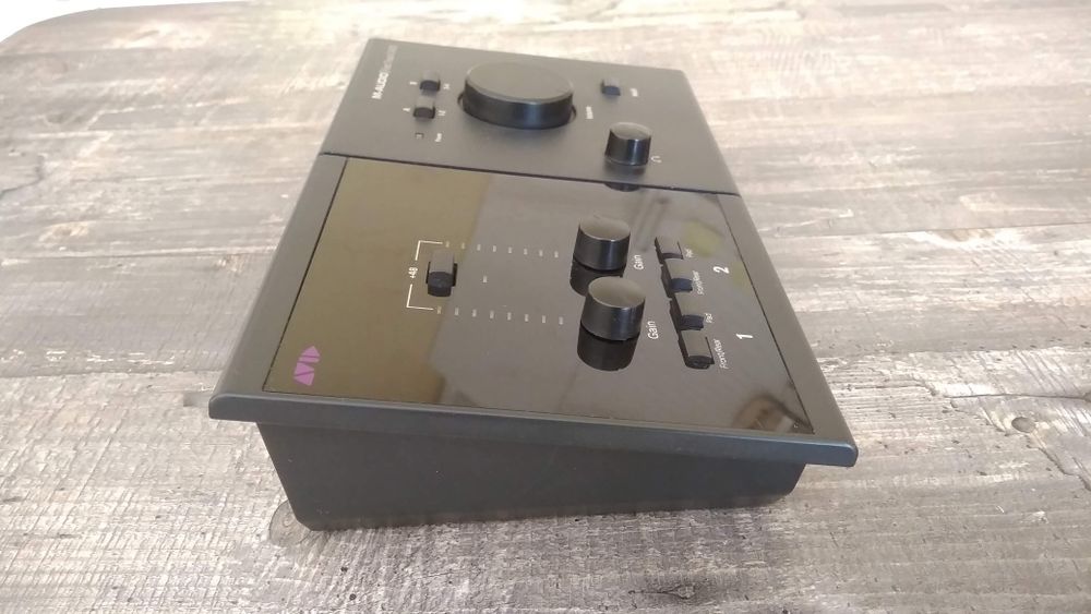 M-Audio Fast Track C400 - USB аудио интерфейс