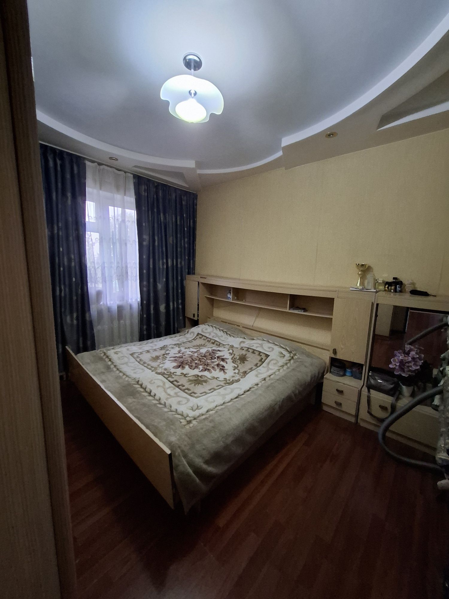 Спальный мебель продается в комплекте