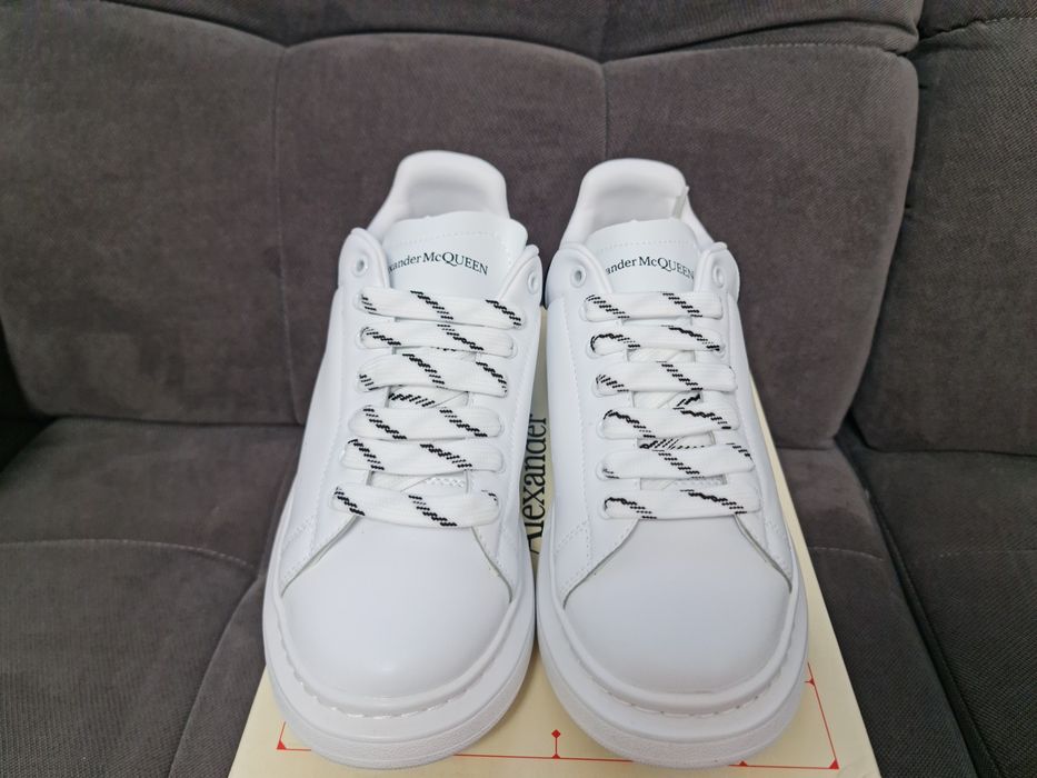 Vând Adidași Alexander Mcqueen