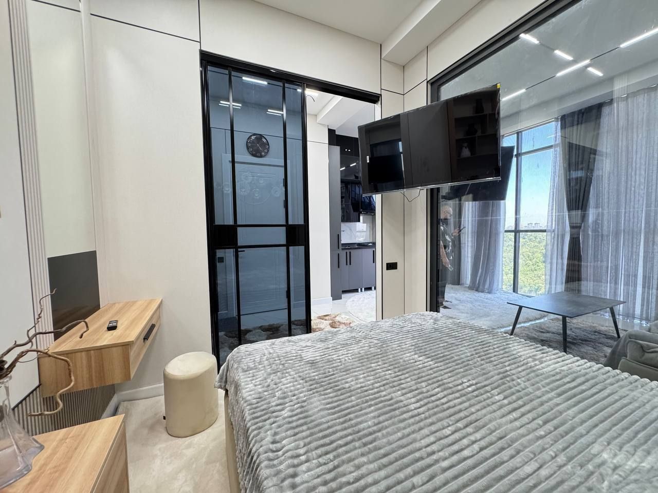 Продается 1в2 комнатная квартира, Новостройка, Дружба Народов