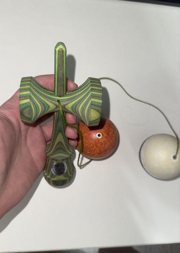 Kendama Homegrown Green Goblin cu 2 dame