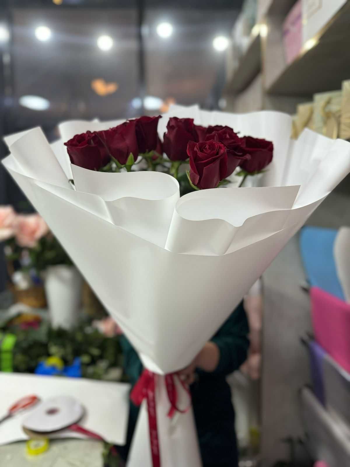 Цветы Розы Тюльпаны  по доступным ценам