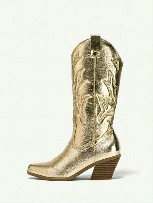 Дамски ботуши в златисто