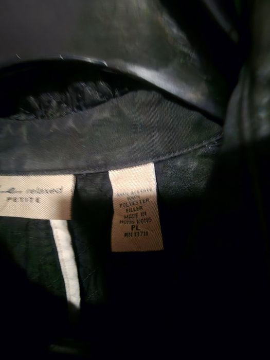 Черно кожено дамско късо яке