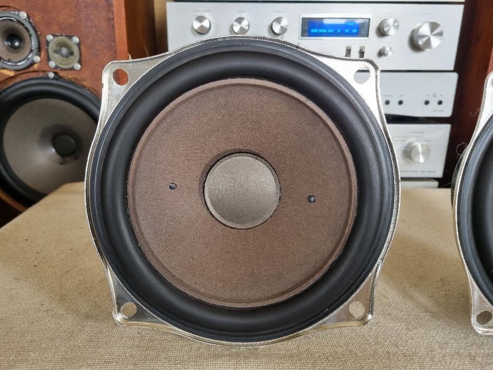 Set Difuzoare Mid/Bass Grundig. 8 ohms,30 watts , 20,5 cm. Impecabile