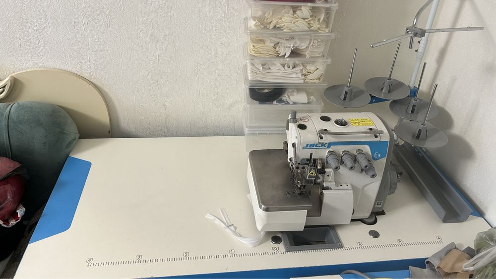 Швейна мошина jack