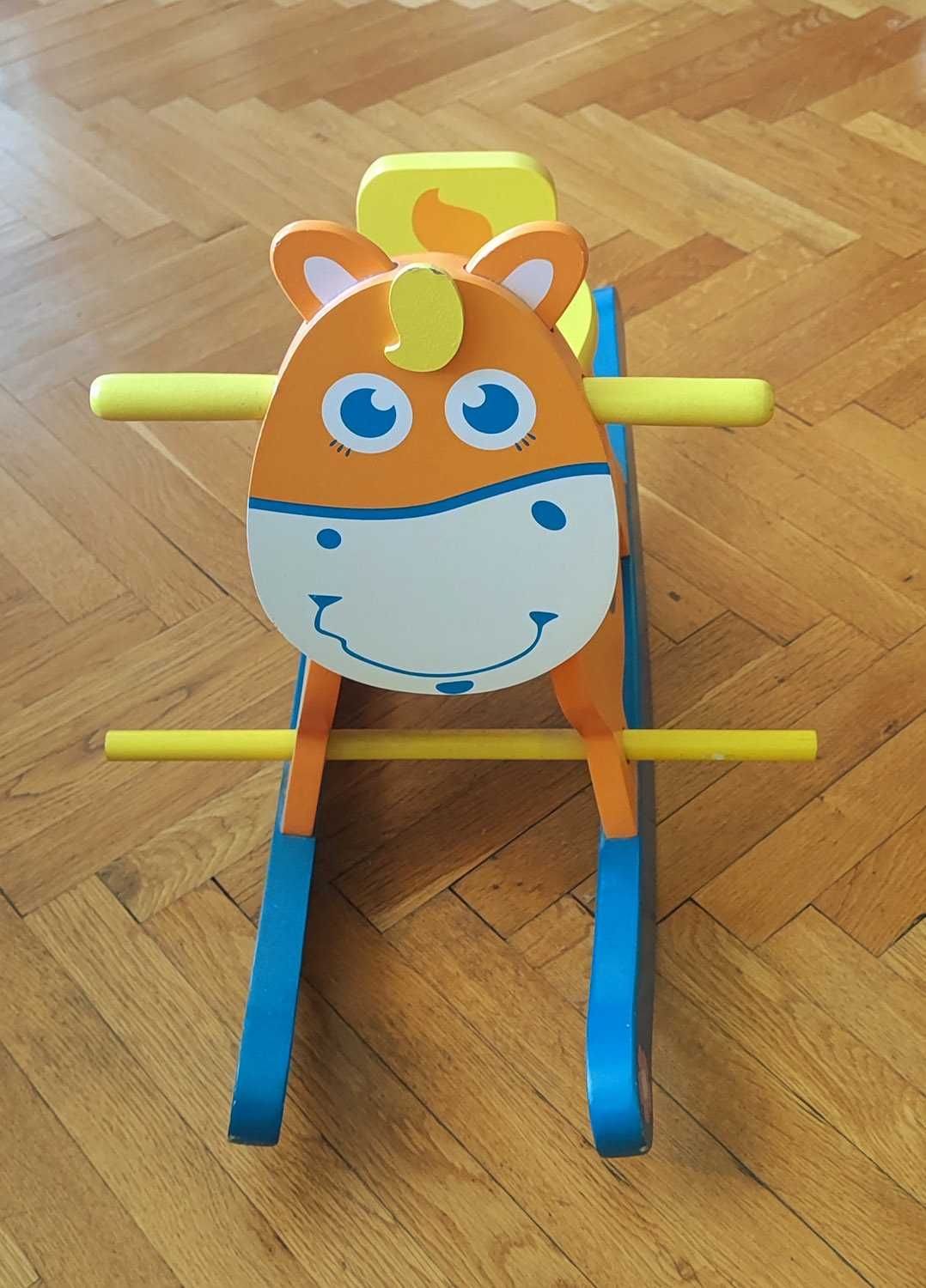 Детско дървено конче