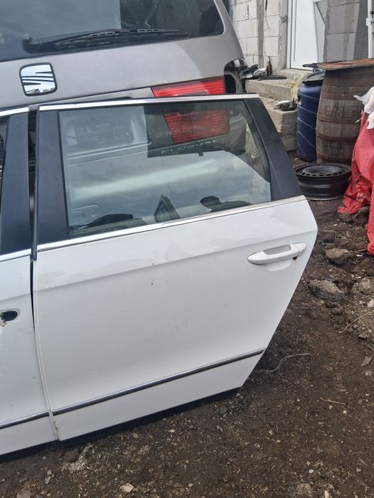 Vând uși capota vw Passat b6 break
