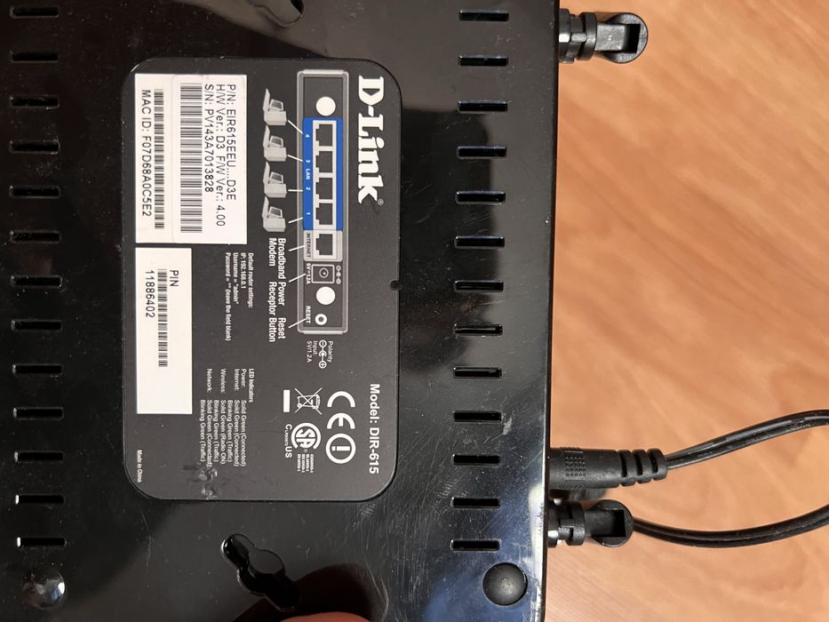 Router WiFi Tenda si D Link , noi