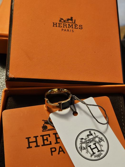 Inel h negru cu auriu unisex