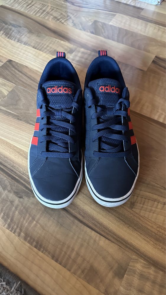 Маратонки adidas