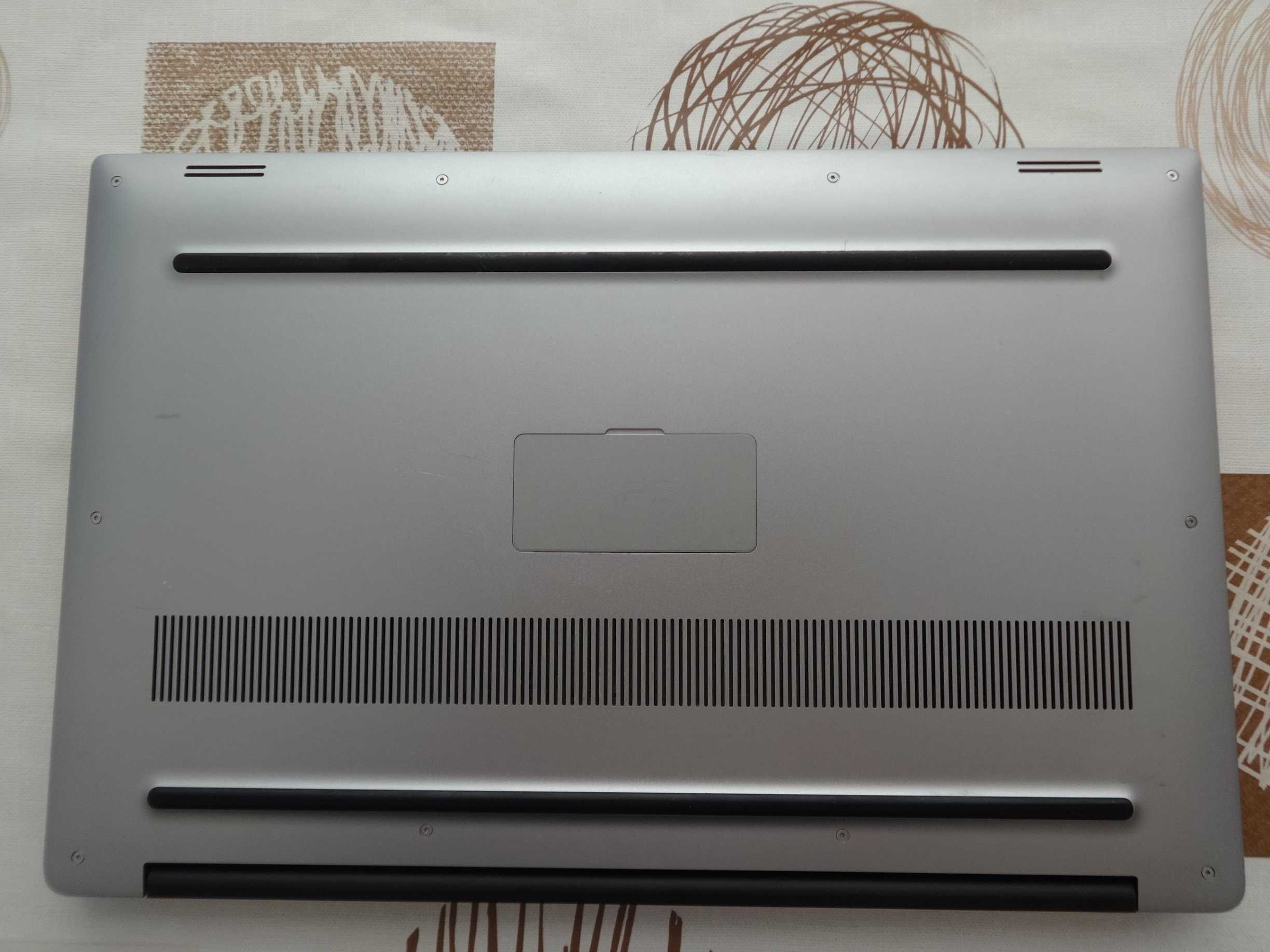 Лаптоп Dell XPS 15 9560 - 15.6"- i5 7300HQ 2.5Ghz/16GB RAM/SSD 256GB