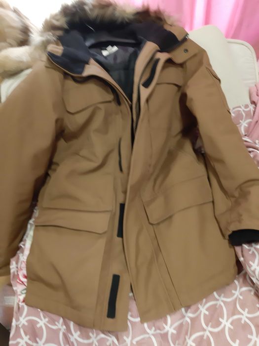 Jacheta barbateasca H&M, cu gluga, stare impecabila (nepurtata)