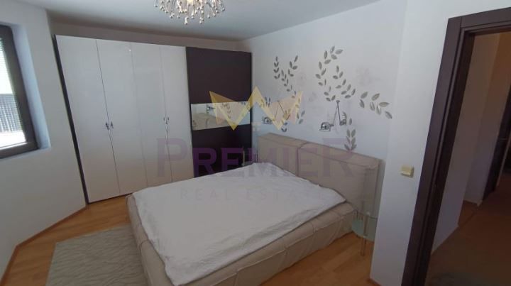 Дава се под наем Тристаен апартамент в Варна, м-т Траката - 104 кв.м за 714 € - Снимка #3