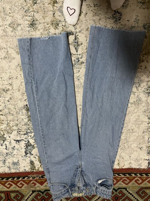 Продам обе джинсы отдам за 6 тысяч