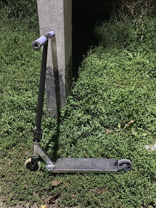 Продам самокат 2 в подарок