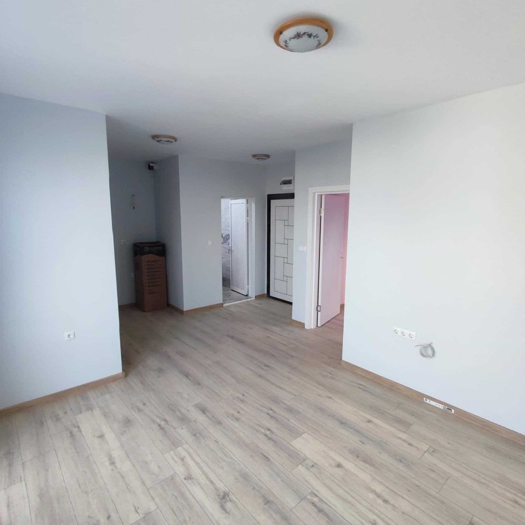 Продава се Двустаен апартамент в Шумен, Пазара - 58 кв.м за 1275 €/кв.м - Снимка #1