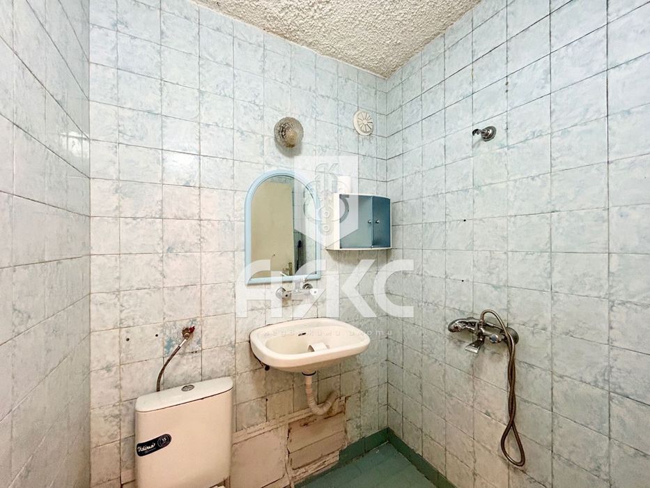 Двустаен апартамент в кв. Люлин 5