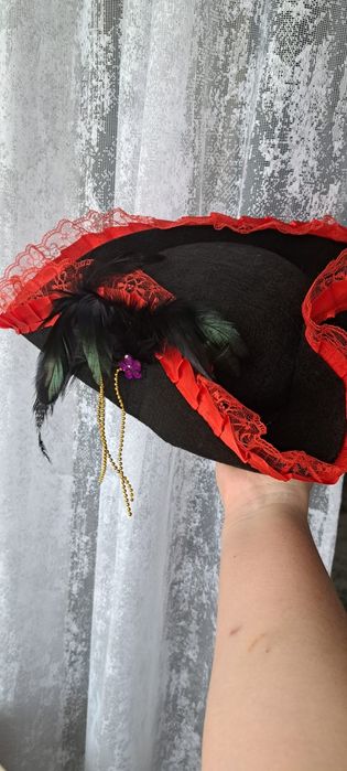 Шляпа пиратская и сабля