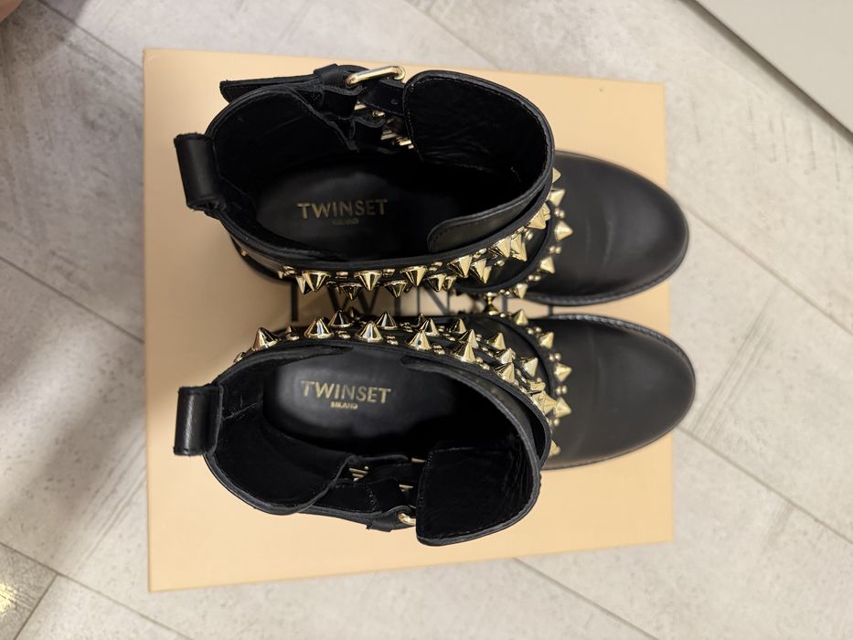 Кожени боти със златни елементи Twinset