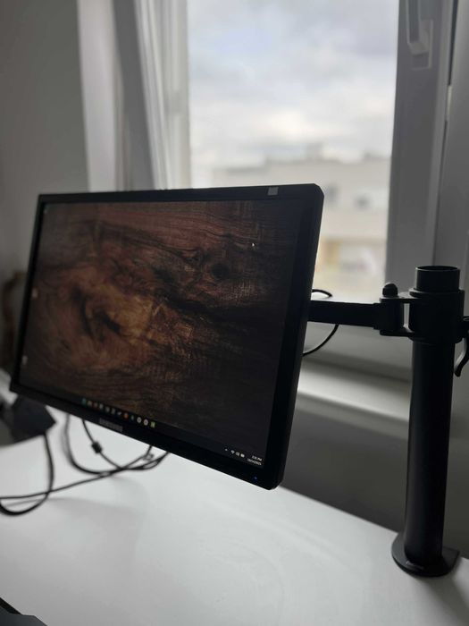 Monitor Samsung 22'' - 2243QW cu Suport Monitor Hama