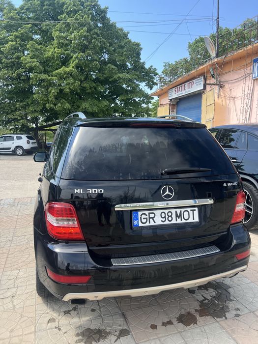 Mercedes-Benz ML 300 4MATIC – Unic proprietar