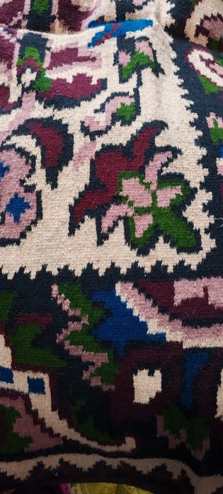 Cuvertură/covor de lână țesut manual la razboi de tesut.