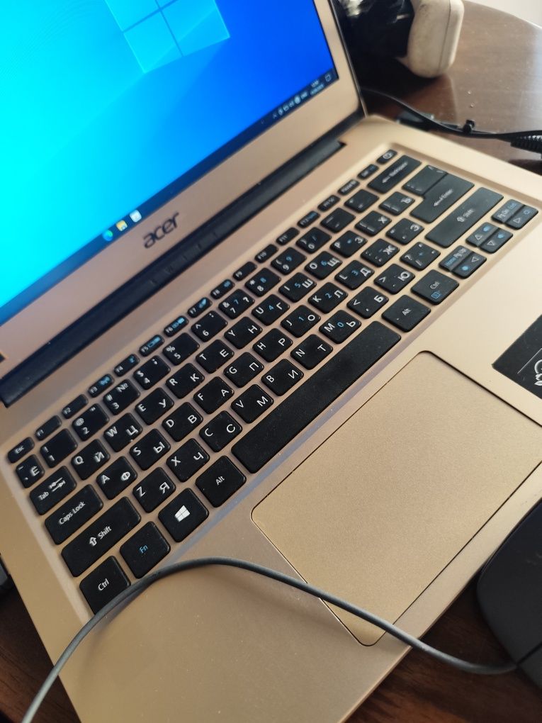Ноутбук Acer Swift 1, 13.3" FHD, 4/128 SSD, розовый