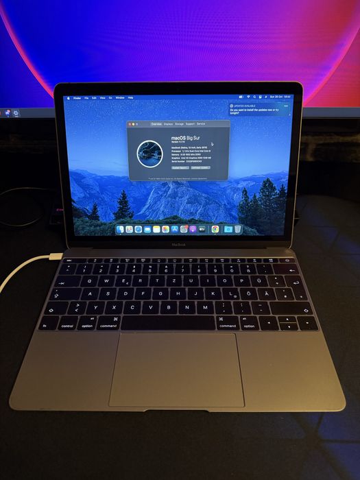 MacBook 2017 cu mouse Apple